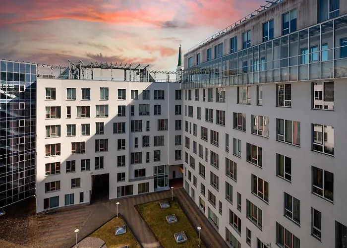 Riverside Design Apartment With Underground Private Parking