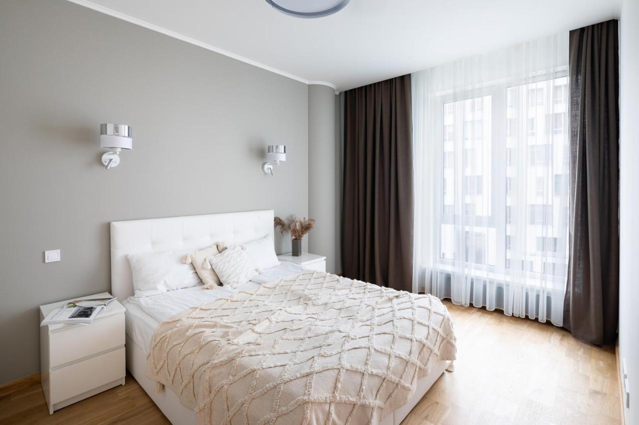 Riverside Design With Underground Private Parking Apartment