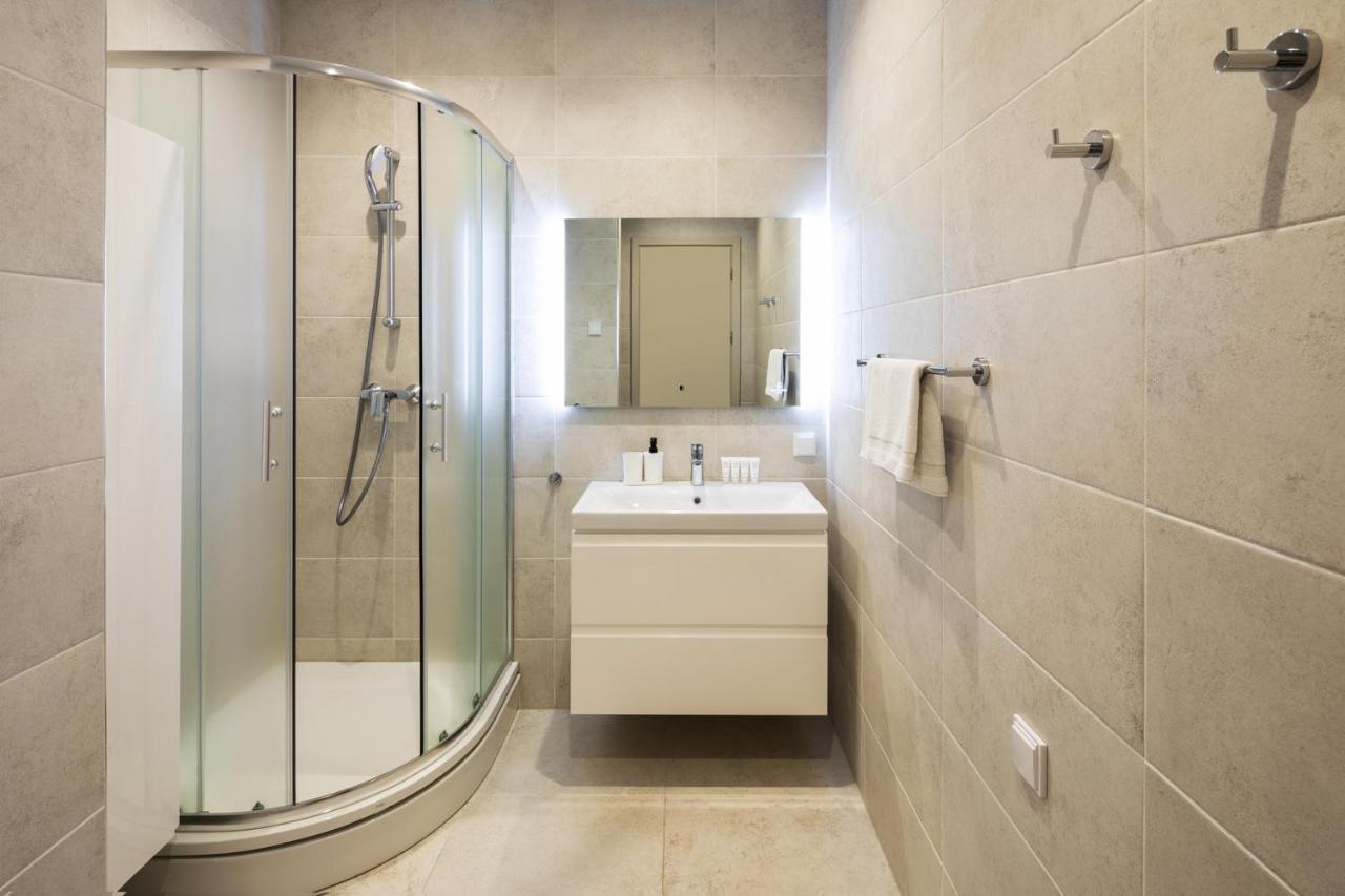 Riverside Design With Underground Private Parking Apartamento
