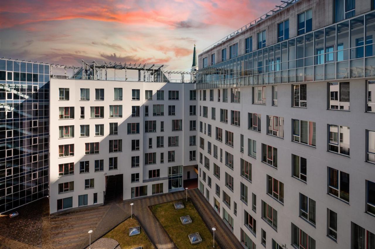 Riverside Design With Underground Private Parking Apartamento